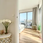 Your Holidays Promenada Gwiazd 14 *