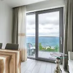 Your Holidays Promenada Gwiazd 14 *